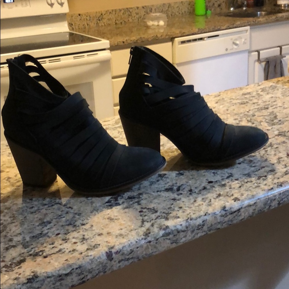 Free people ankle booties like new 38 EUC